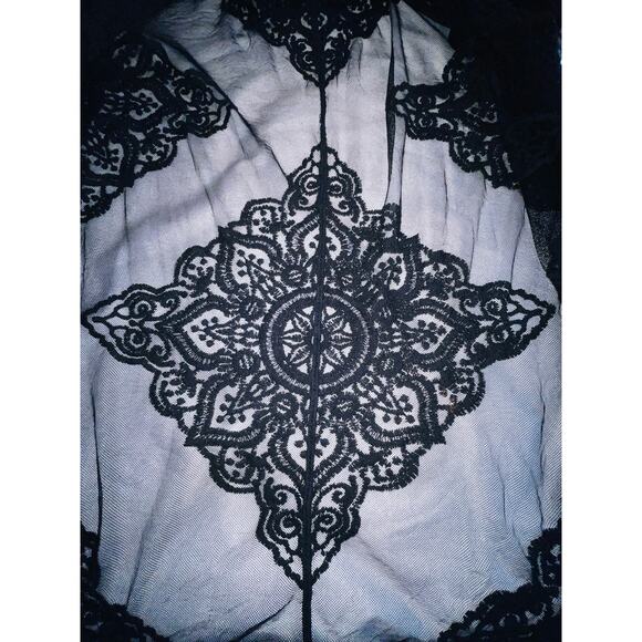 Black Lace Kimono - Women's Size L-XL - Pretty for Cover-Up or For Layering - Picture 4 of 8